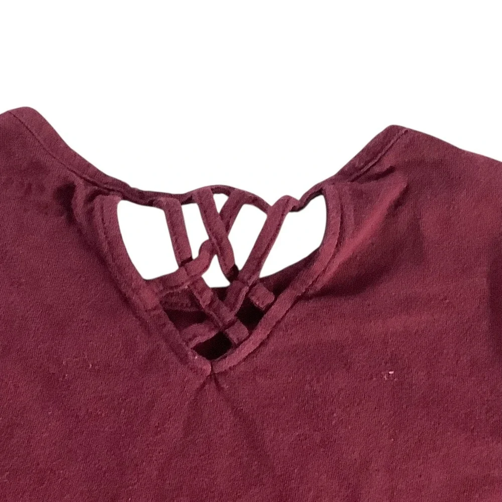 Old Navy‎ Girls Burgundy Graphic Shirt Size M Long Sleeve Lattice Back Shirt